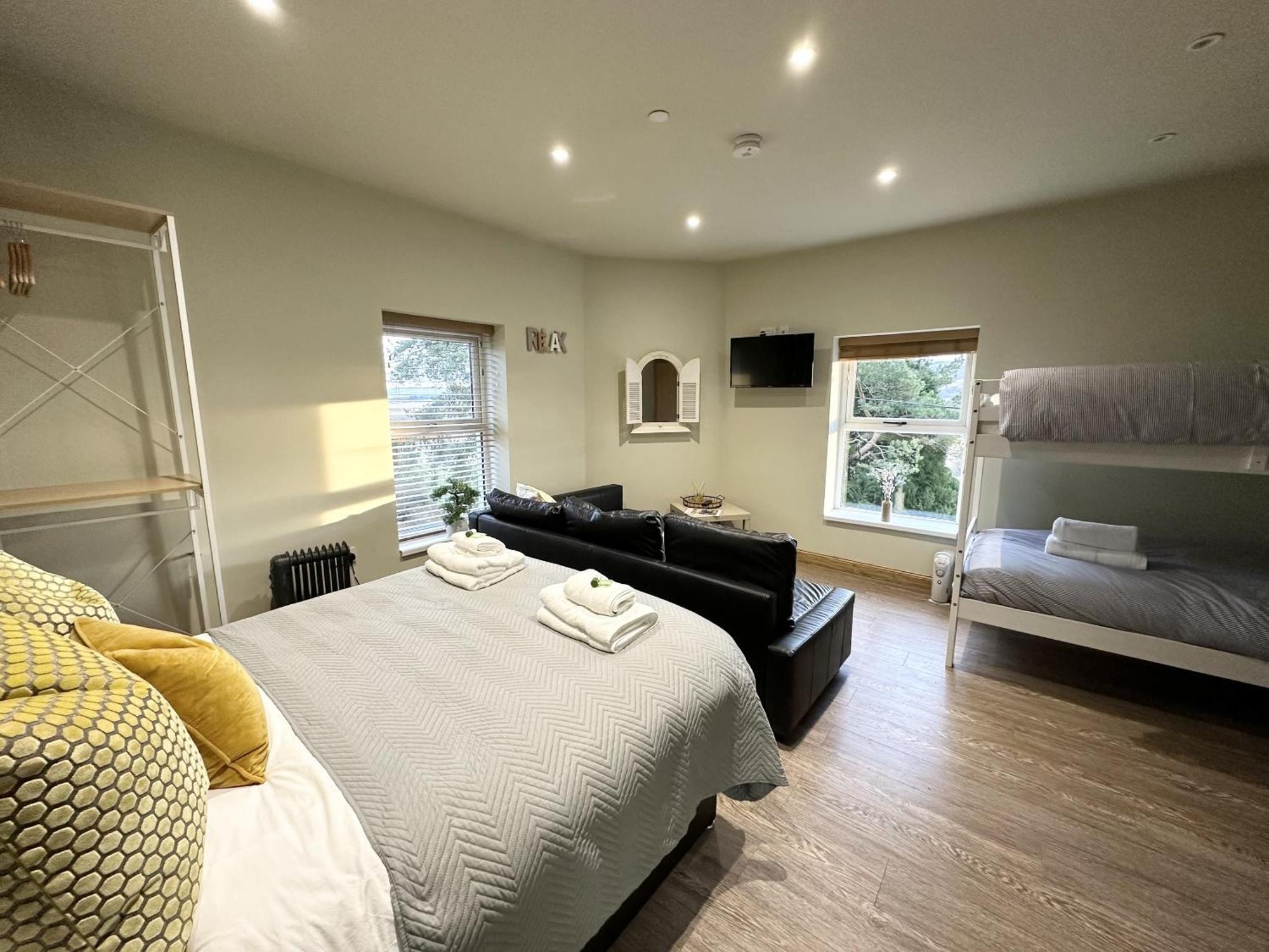 Entire Venue With Accommodation Sleeps Up To 19 - Waterfall Country Escape Wales Coelbren Екстер'єр фото